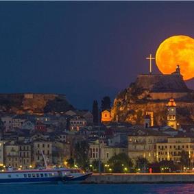 3 bedroom villa with pool, near Acharavi, sleeps 8